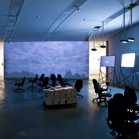 Laptop Reflections, Graphic Design Museum Breda, overview from the installation