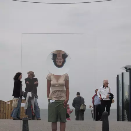 Floating head: This is real!