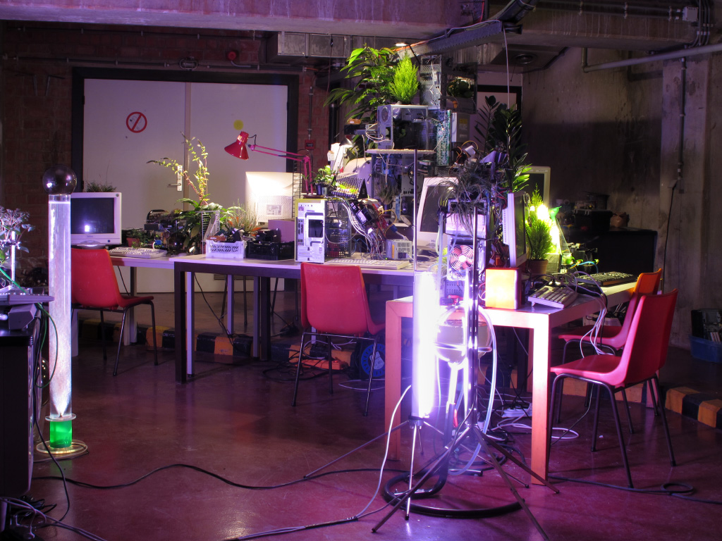 Biomodd Workshop Sint-Niklaas. Installation view, municipal library, Sint-Niklaas, 2010.