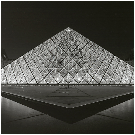 Example of handmade colourless window glass, used by I.M. Pei.