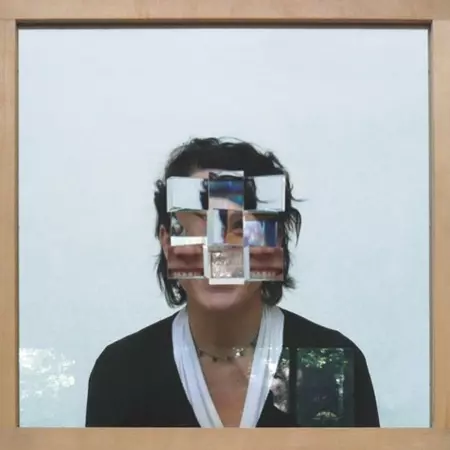 Witnessed witness: Altering thickness of glass affects perception