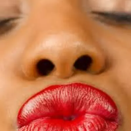 Virtual kissing Virtual kissing