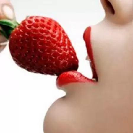 Third elements: Virtual Kissing