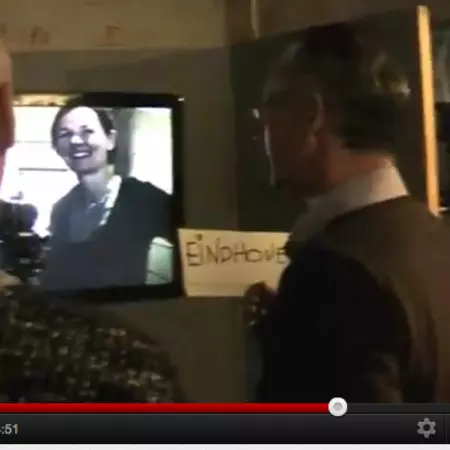 Looking into synchronization and awareness of place