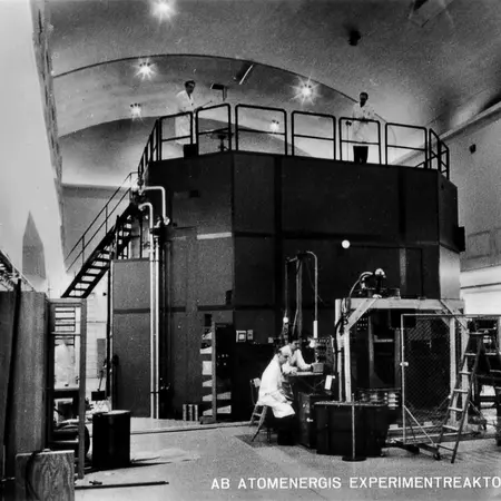 A postcard featuring the original reactor hall